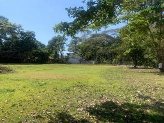 Se vende amplio lote de 1.5 hectáreas en Garabito Puntarenas 25-1235