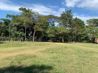 Se vende amplio lote de 1.5 hectáreas en Garabito Puntarenas 25-1235