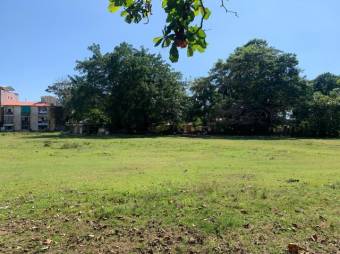 Se vende amplio lote de 1.5 hectáreas en Garabito Puntarenas 25-1235