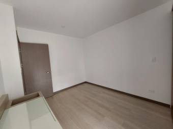 Se alquila casa con patio en condominio de San Antonio Escazú 26-354 Se alquila casa con patio en condominio de San Antonio Escazú 26-354