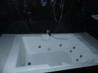 Se vende casa con patio y terraza en condominio de San Rafael Escazú 25-1213