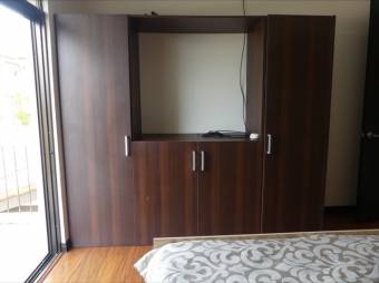 Se vende casa con patio y terraza en condominio de San Rafael Escazú 25-1213