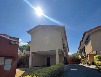 Se vende espaciosa casa de 2 plantas en San Rafael Escazú 26-54