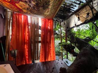 Se alquila espaciosa casa con jardin en San Rafael Escazú 25-165