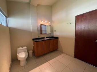 Se vende espaciosa casa con patio en San Antonio Belén 21-1989