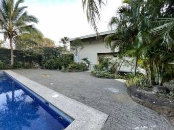 Se vende espaciosa casa con patio en San Antonio Belén 21-1989