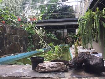 Se vende espaciosa casa con patio en San Antonio Belén 21-1989