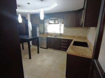 Se vende espaciosa casa con patio en Mata De Platano Goicoechea 24-297 Se vende espaciosa casa con patio en Mata De Platano Goicoechea 24-297