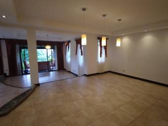 Se vende espaciosa casa con patio en Mata De Platano Goicoechea 24-297 Se vende espaciosa casa con patio en Mata De Platano Goicoechea 24-297