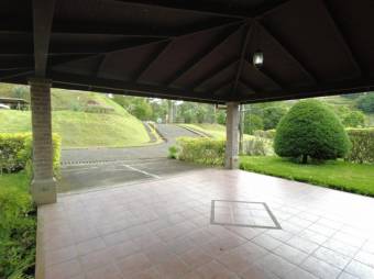 Se vende espaciosa casa con patio en Mata De Platano Goicoechea 24-297 Se vende espaciosa casa con patio en Mata De Platano Goicoechea 24-297