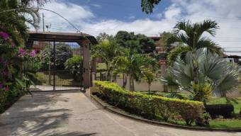 Se vende espaciosa casa de 3 plantas en Guácima Alajuela 23-357 Se vende espaciosa casa de 3 plantas en Guácima Alajuela 23-357