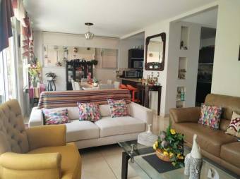 Se vende espaciosa casa con patio en condominio de Sabanilla San José 24-1615 Se vende espaciosa casa con patio en condominio de Sabanilla San José 24-1615