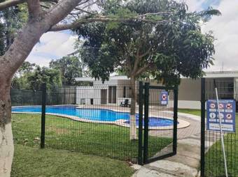 Se vende espaciosa casa con patio en condominio de Sabanilla San José 24-1615 Se vende espaciosa casa con patio en condominio de Sabanilla San José 24-1615