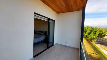 Se vende moderna y espaciosa casa con patio en Grecia 25-1315 Se vende moderna y espaciosa casa con patio en Grecia 25-1315