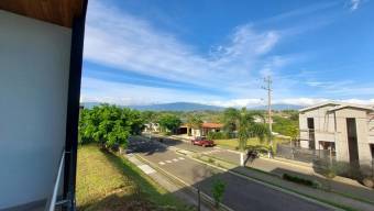 Se vende moderna y espaciosa casa con patio en Grecia 25-1315 Se vende moderna y espaciosa casa con patio en Grecia 25-1315