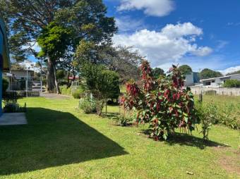 Se vende casa con lote de 3,700m2 en Puente Piedra Alajuela 25-963