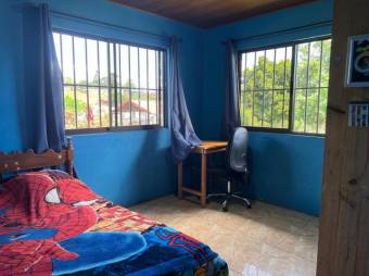 Se vende casa con lote de 3,700m2 en Puente Piedra Alajuela 25-963