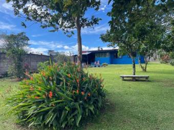 Se vende casa con lote de 3,700m2 en Puente Piedra Alajuela 25-963