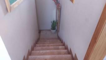 Se vende casa con amplio patio en Sabanilla Montes de Oca 26-115