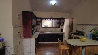 Se vende propiedad con uso mixto en Guadalupe San José 23-1459