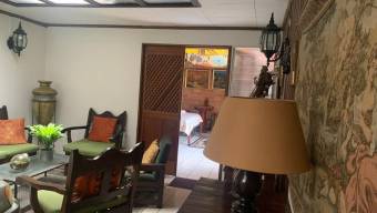 Se vende casa con local comercial en Mercedes de Montes de Oca 26-96 Se vende casa con local comercial en Mercedes de Montes de Oca 26-96