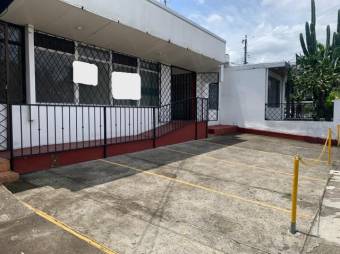 Se vende casa con local comercial en Mercedes de Montes de Oca 26-96