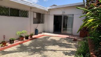 Se vende casa con local comercial en Mercedes de Montes de Oca 26-96 Se vende casa con local comercial en Mercedes de Montes de Oca 26-96