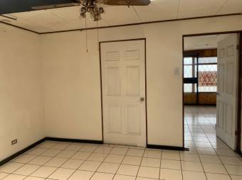 Se vende casa con local comercial en Mercedes de Montes de Oca 26-96 Se vende casa con local comercial en Mercedes de Montes de Oca 26-96