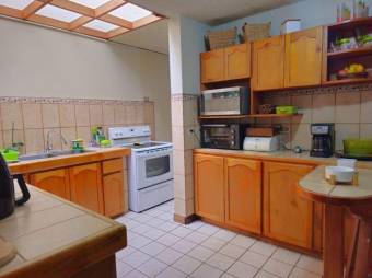 Se vende espaciosa casa con patio en San Pedro de San José 25-1359 Se vende espaciosa casa con patio en San Pedro de San José 25-1359