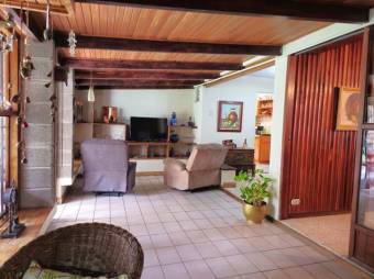 Se vende espaciosa casa con patio en San Pedro de San José 25-1359 Se vende espaciosa casa con patio en San Pedro de San José 25-1359