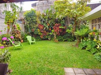 Se vende espaciosa casa con patio en San Pedro de San José 25-1359 Se vende espaciosa casa con patio en San Pedro de San José 25-1359