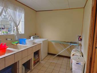 Se vende espaciosa casa con patio en San Pedro de San José 25-1359 Se vende espaciosa casa con patio en San Pedro de San José 25-1359