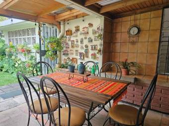 Se vende espaciosa casa con patio en San Pedro de San José 25-1359 Se vende espaciosa casa con patio en San Pedro de San José 25-1359