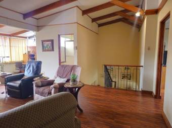 Se vende espaciosa casa con patio en San Pedro de San José 25-1359 Se vende espaciosa casa con patio en San Pedro de San José 25-1359