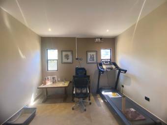 Se vende espaciosa casa con terraza en Ciudad Colón 25-368 Se vende espaciosa casa con terraza en Ciudad Colón 25-368