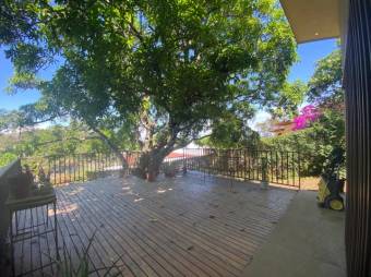 Se vende espaciosa casa con terraza en Ciudad Colón 25-368 Se vende espaciosa casa con terraza en Ciudad Colón 25-368