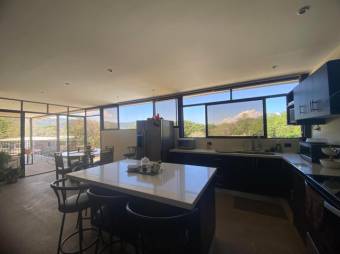 Se vende espaciosa casa con terraza en Ciudad Colón 25-368 Se vende espaciosa casa con terraza en Ciudad Colón 25-368