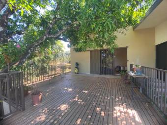 Se vende espaciosa casa con terraza en Ciudad Colón 25-368 Se vende espaciosa casa con terraza en Ciudad Colón 25-368