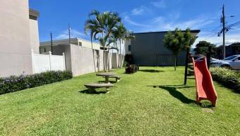 Se alquila apartamento en condominio de San Francisco Heredia 26-381