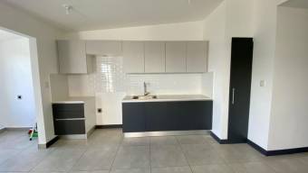 Se alquila apartamento en condominio de San Francisco Heredia 26-381