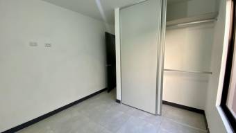 Se alquila apartamento en condominio de San Francisco Heredia 26-381