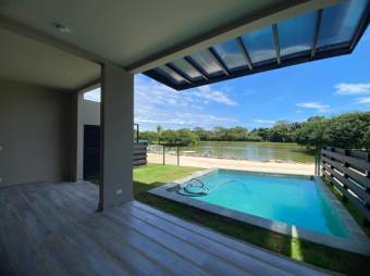 Se vende moderna casa con piscina en Jacó Puntarenas 26-377 Se vende moderna casa con piscina en Jacó Puntarenas 26-377
