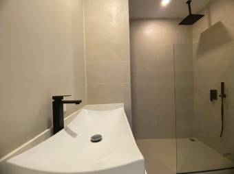 Se vende moderna casa con piscina en Jacó Puntarenas 26-377 Se vende moderna casa con piscina en Jacó Puntarenas 26-377