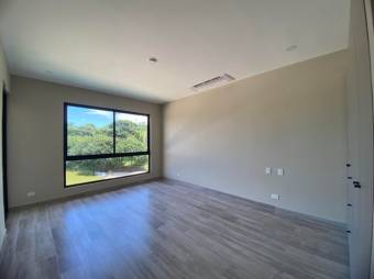 Se vende moderna casa con piscina en Jacó Puntarenas 26-377 Se vende moderna casa con piscina en Jacó Puntarenas 26-377