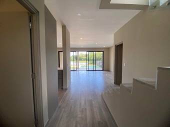 Se vende moderna casa con piscina en Jacó Puntarenas 26-377 Se vende moderna casa con piscina en Jacó Puntarenas 26-377