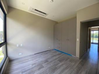 Se vende moderna casa con piscina en Jacó Puntarenas 26-377 Se vende moderna casa con piscina en Jacó Puntarenas 26-377