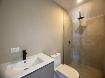 Se vende moderna casa con piscina en Jacó Puntarenas 26-377 Se vende moderna casa con piscina en Jacó Puntarenas 26-377