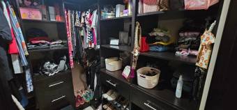 Se vende espaciosa casa con terraza en Santa Ana 26-174 Se vende espaciosa casa con terraza en Santa Ana 26-174