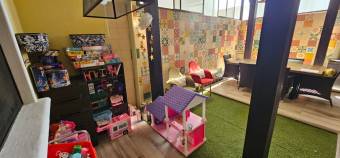 Se vende espaciosa casa con terraza en Santa Ana 26-174 Se vende espaciosa casa con terraza en Santa Ana 26-174