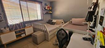 Se vende espaciosa casa con terraza en Santa Ana 26-174 Se vende espaciosa casa con terraza en Santa Ana 26-174